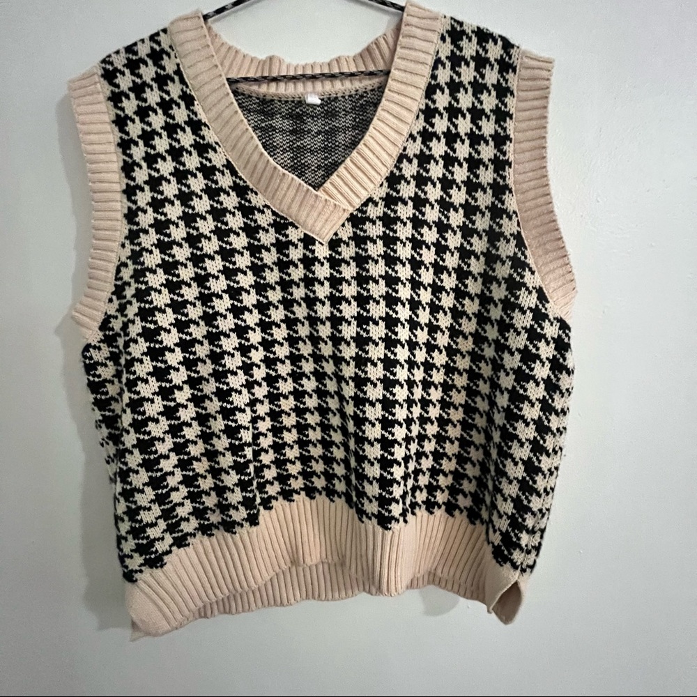 Houndstooth vest